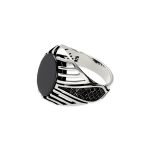 Anillo de plata de ley 925 para hombre tipo sello ovalado onix 12,5x16mm con circonitas negras.