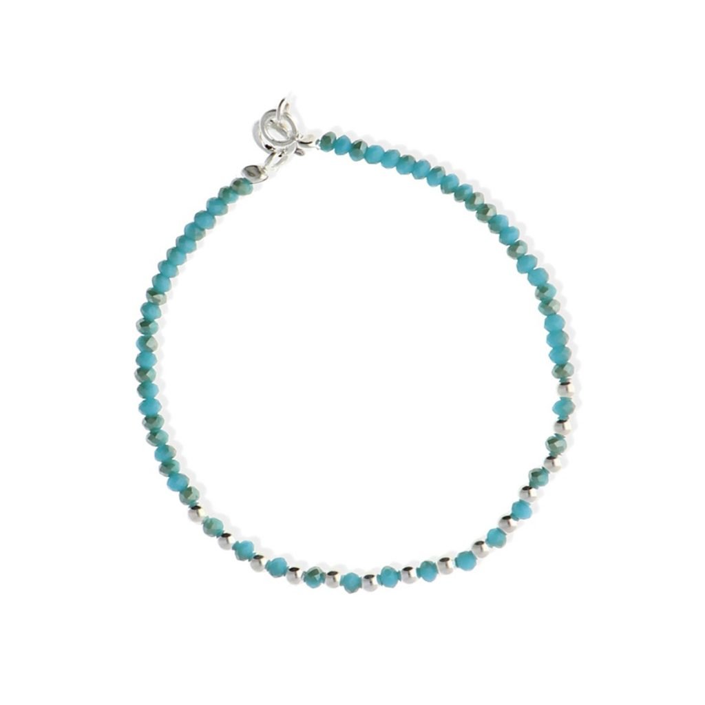 Pulsera de plata de ley 925 de cuentas de piedras y cristal azul claro con bolitas de plata de 2mm y de 18cm de largo con cierre reasa.